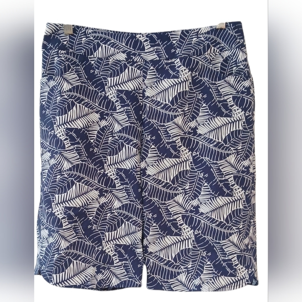 Bella Rose - Blue & White Shorts W/Floral Design, Front Pockets, Elastic Waist, - Picture 9 of 9
